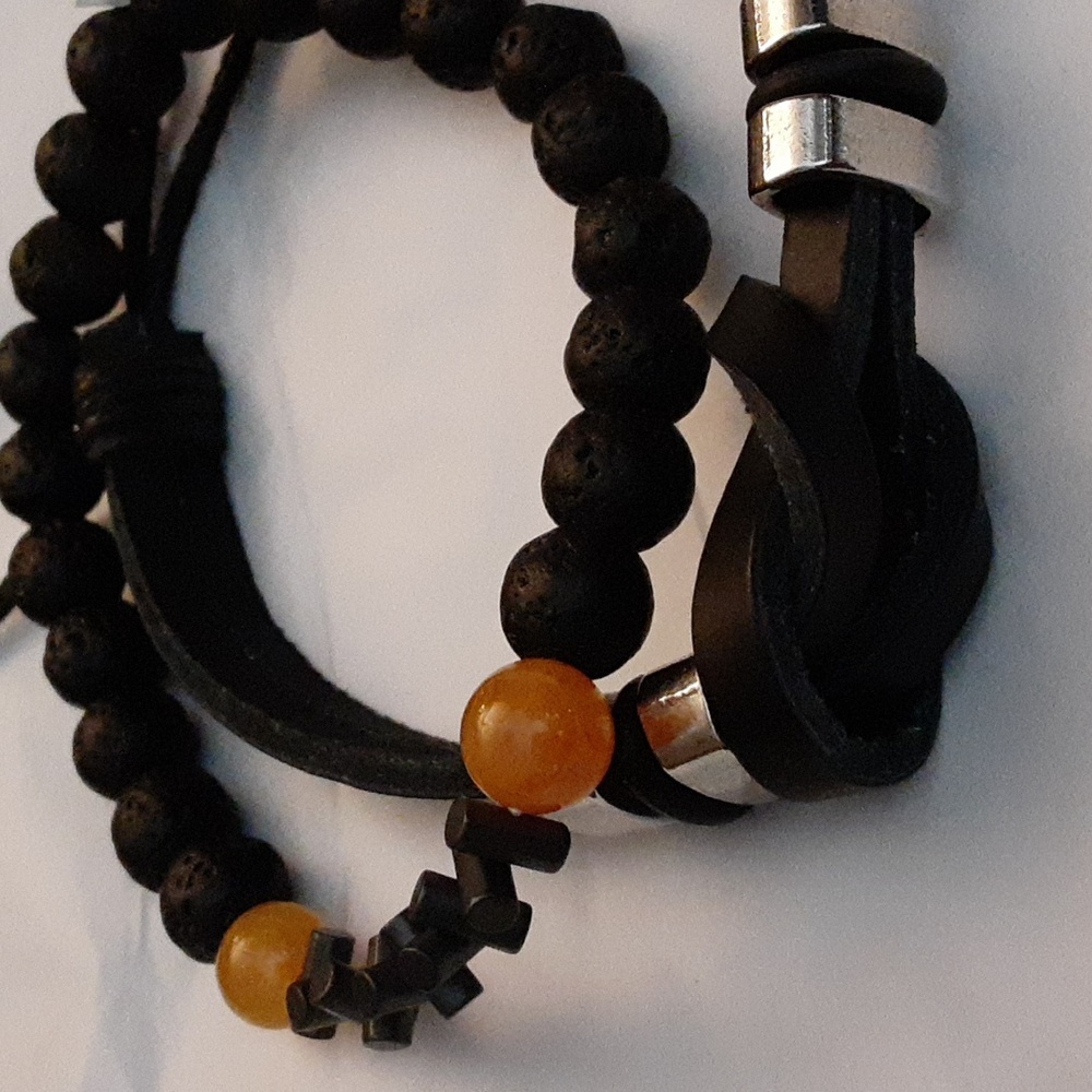Mens bracelets. Black leather and Lava beads stretch. - Picture 5 of 5